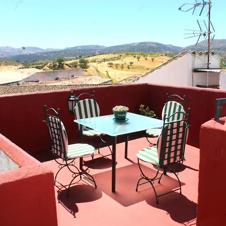 Typical Andalusian House In The Center Of / Casa Tipica Andaluza En El Centro De Ronda.